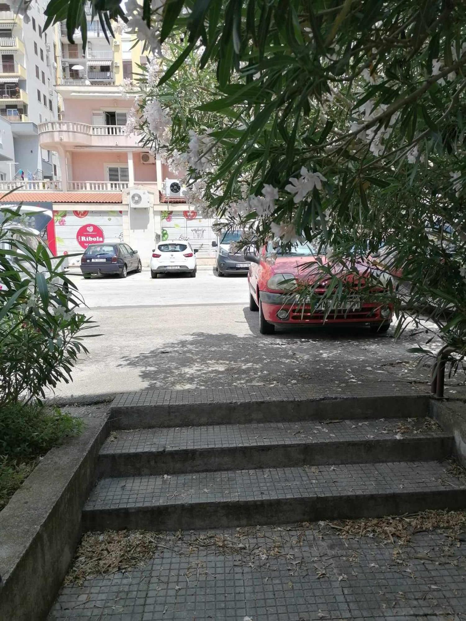 Apartment Lukas Galileo Izuzetan Makarska Esterno foto
